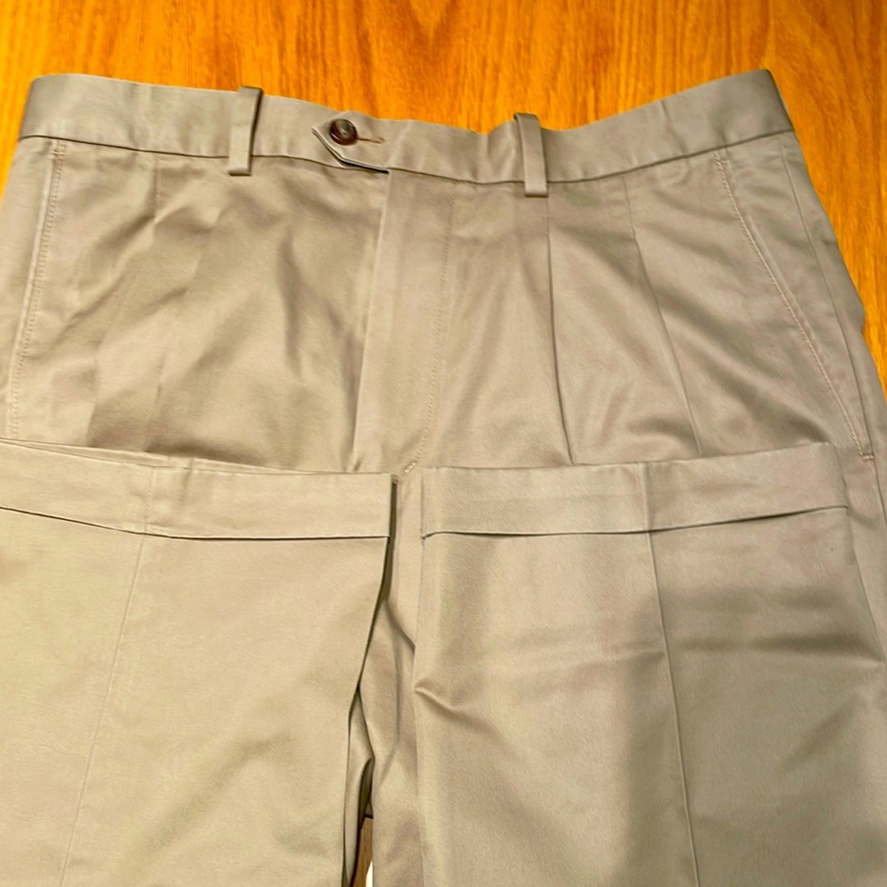 Men’s Nordstrom Classics wrinkle free chinos 34x32 pleated front, cuffed